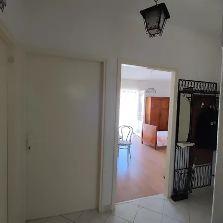 Janika Apartman Podgora